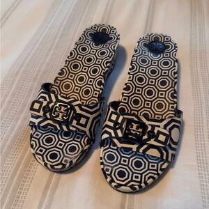 Tory Burch Geometric navy and White Sandals